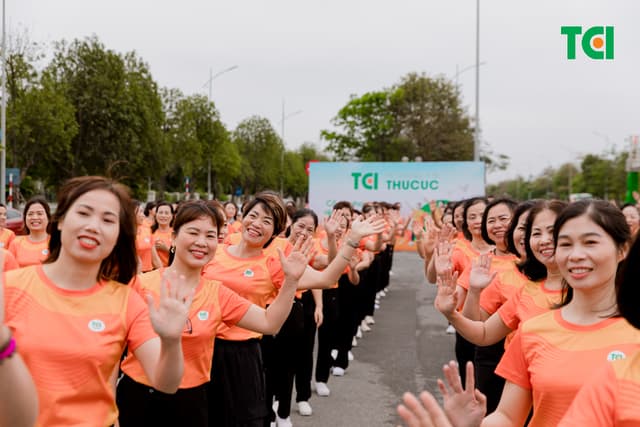 Ảnh Sự kiện Đồng diễn dân vũ – Phụ nữ Việt Nam giàu sức sống