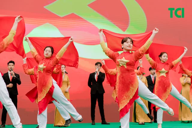 Ảnh Sự kiện Đồng diễn dân vũ – Phụ nữ Việt Nam giàu sức sống