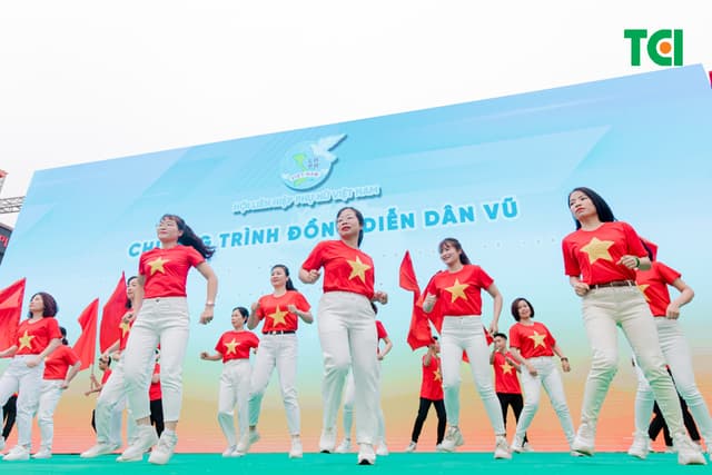Ảnh Sự kiện Đồng diễn dân vũ – Phụ nữ Việt Nam giàu sức sống