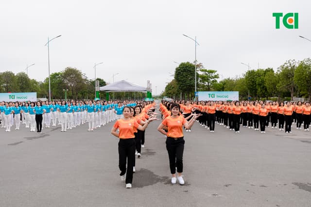 Ảnh Sự kiện Đồng diễn dân vũ – Phụ nữ Việt Nam giàu sức sống