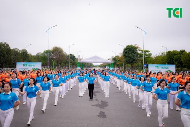 Ảnh Sự kiện Đồng diễn dân vũ – Phụ nữ Việt Nam giàu sức sống