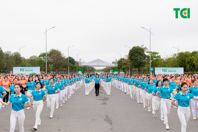 Ảnh Sự kiện Đồng diễn dân vũ – Phụ nữ Việt Nam giàu sức sống