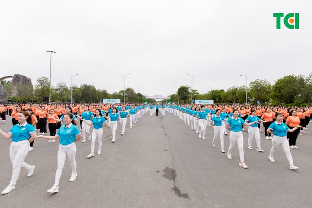 Ảnh Sự kiện Đồng diễn dân vũ – Phụ nữ Việt Nam giàu sức sống