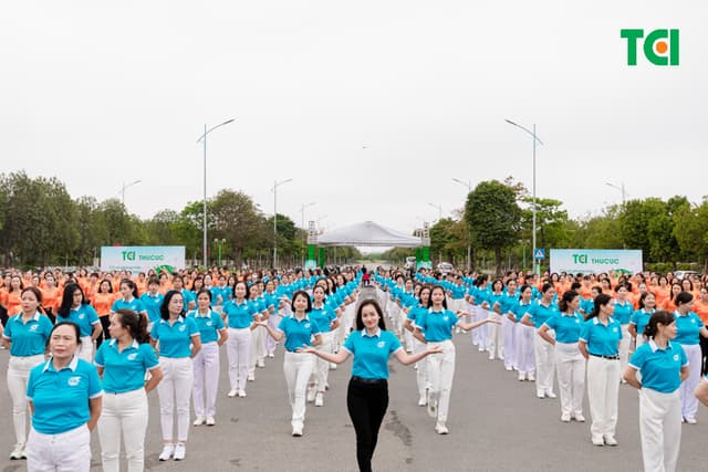 Ảnh Sự kiện Đồng diễn dân vũ – Phụ nữ Việt Nam giàu sức sống