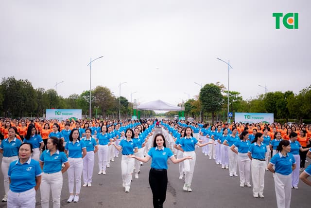 Ảnh Sự kiện Đồng diễn dân vũ – Phụ nữ Việt Nam giàu sức sống