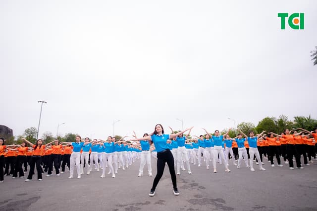 Ảnh Sự kiện Đồng diễn dân vũ – Phụ nữ Việt Nam giàu sức sống