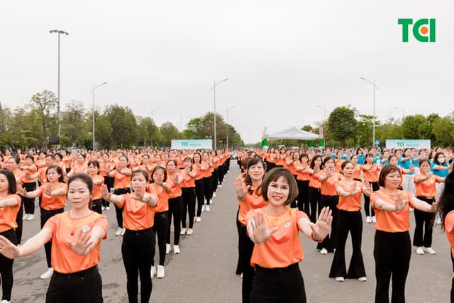 Ảnh Sự kiện Đồng diễn dân vũ – Phụ nữ Việt Nam giàu sức sống