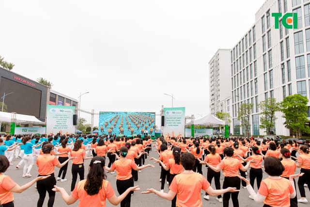 Ảnh Sự kiện Đồng diễn dân vũ – Phụ nữ Việt Nam giàu sức sống