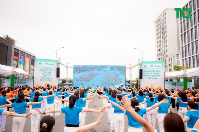 Ảnh Sự kiện Đồng diễn dân vũ – Phụ nữ Việt Nam giàu sức sống