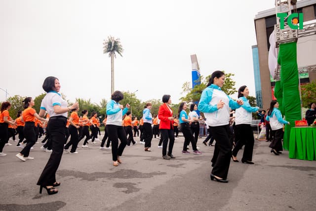 Ảnh Sự kiện Đồng diễn dân vũ – Phụ nữ Việt Nam giàu sức sống