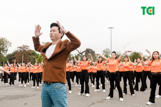 Ảnh Sự kiện Đồng diễn dân vũ – Phụ nữ Việt Nam giàu sức sống