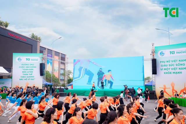 Ảnh Sự kiện Đồng diễn dân vũ – Phụ nữ Việt Nam giàu sức sống