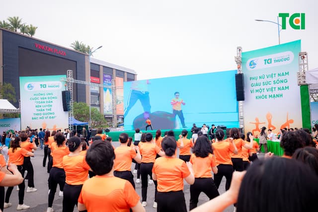 Ảnh Sự kiện Đồng diễn dân vũ – Phụ nữ Việt Nam giàu sức sống