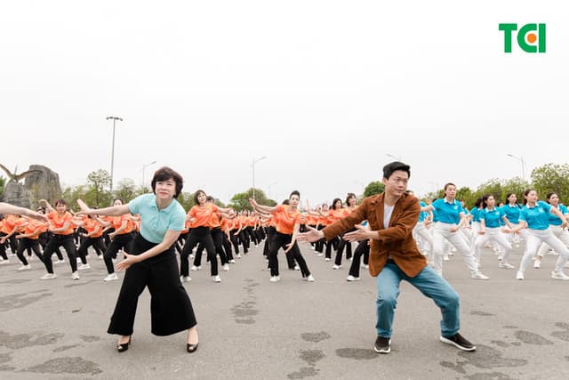 Ảnh Sự kiện Đồng diễn dân vũ – Phụ nữ Việt Nam giàu sức sống