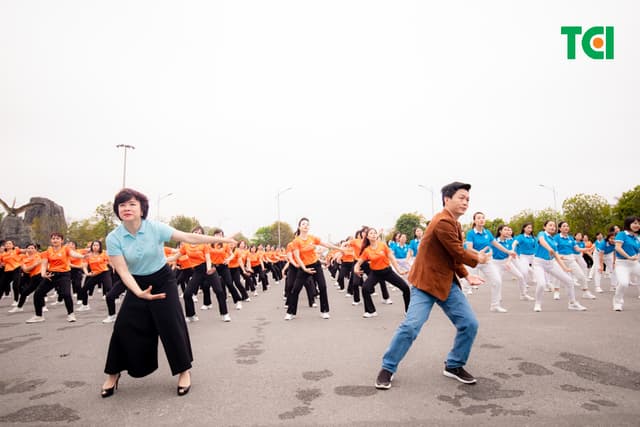 Ảnh Sự kiện Đồng diễn dân vũ – Phụ nữ Việt Nam giàu sức sống