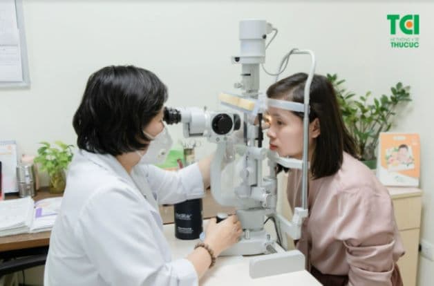 Võng mạc mỏng nhất ở