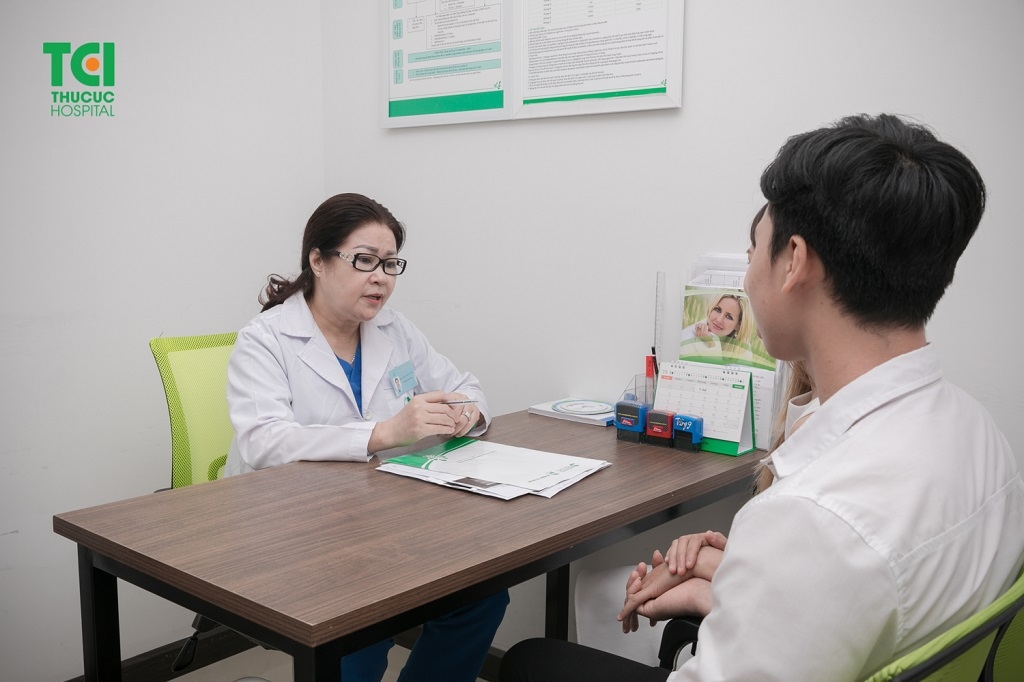 Đến gặp bác sĩ để được kiểm tra và chẩn đoán khi nghi ngờ mắc bệnh tình dục