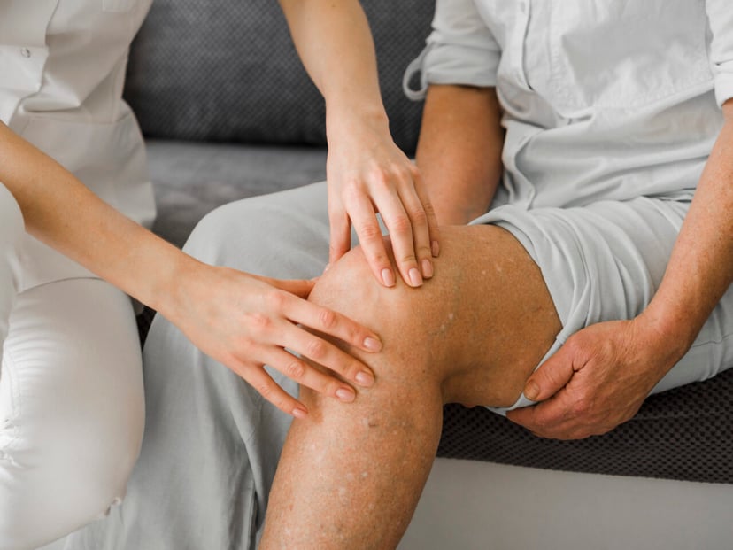 Điều trị thoái hóa khớp gối với nhiều phương pháp kết hợp