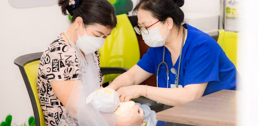 Cách xử lý trẻ nổi hạch ở nách sau khi tiêm vacxin lao