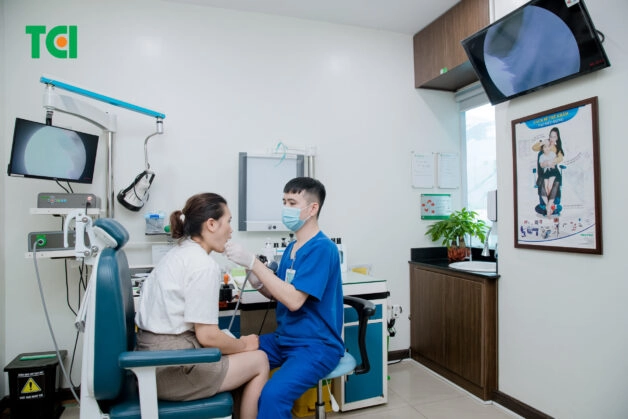 Tốt nhất là bạn nên đến cơ sở y tế uy tín gần nhất càng sớm càng tốt để được chuyên gia thăm khám và điều trị chuyên nghiệp.