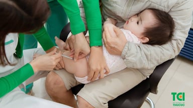 Tiêm phòng trọn gói – giải pháp tránh quên lịch tiêm phòng cho bé