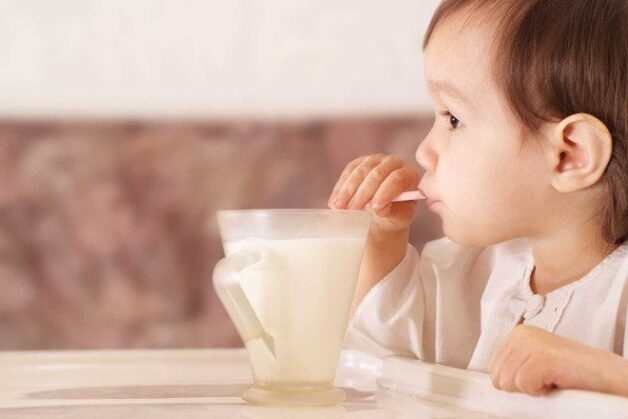 Lựa chọn sữa phù hợp với độ tuổi để trẻ phát triển an toàn và hiệu quả