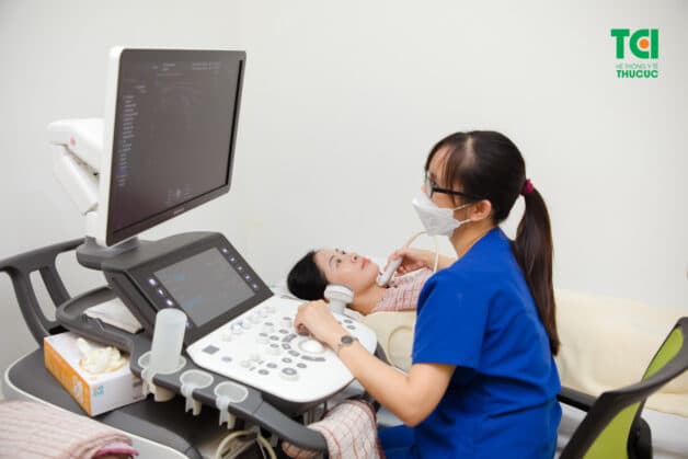 Siêu âm tuyến giáp để biết kích thước tuyến giáp bình thường hay không