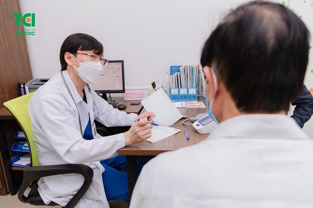 tiêm phòng cho người trên 65 tuổi