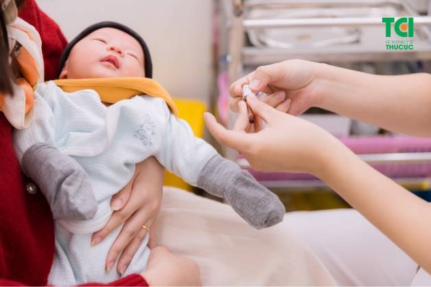 tiêm chủng vắc xin