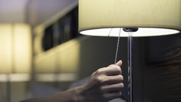 Tắt đèn trước khi ngủ là cách dễ ngủ cho người mất ngủ
