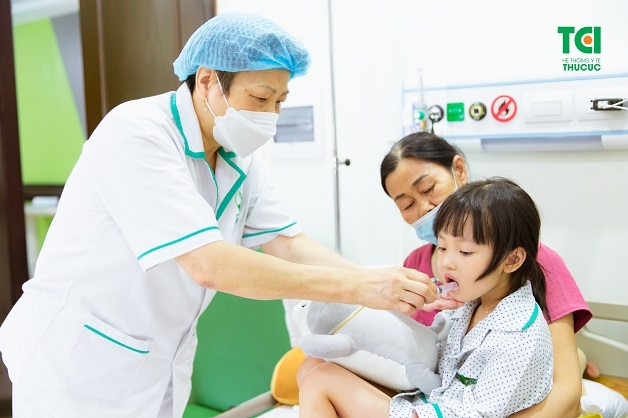 điều trị viêm phổi trẻ sơ sinh
