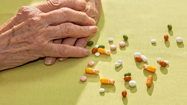 Thông tin về các loại thuốc điều trị viêm khớp dạng thấp