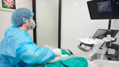 Đốt u tuyến giáp không đau ứng dụng sóng cao tần