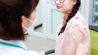 Vắc xin ngừa ung thư cổ tử cung: Lợi ích và đối tượng tiêm