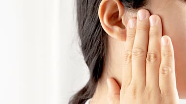 Bệnh ù tai: Nguyên nhân và điều trị