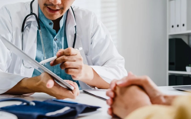 khi nào gặp bác sĩ