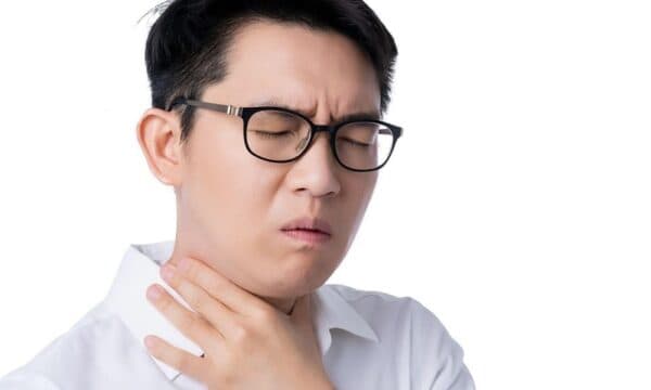 Nguyên nhân nào gây triệu chứng nuốt nghẹn?