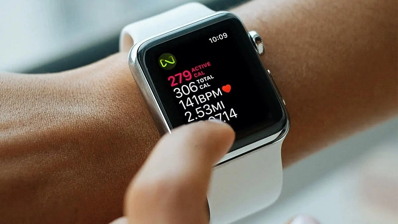 Apple Watch Series 7 không chỉ giúp bạn theo dõi lượng calo đốt cháy mà còn cung cấp một cái nhìn tổng quan về sức khỏe tổng thể của bạn.