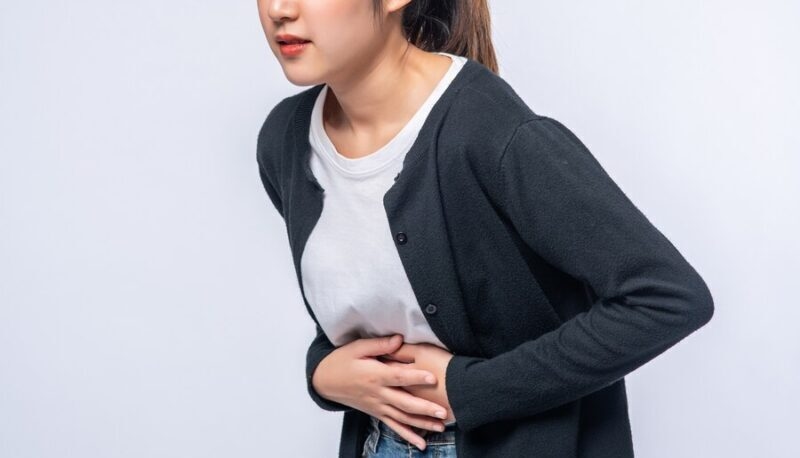 Cảm giác đau tức vùng thượng vị là biểu hiện của chứng trào ngược dạ dày thực quản