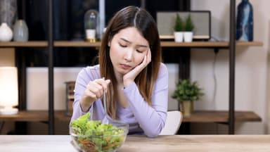 Khó nuốt chán ăn: Những cảnh báo bệnh lý cần lưu tâm