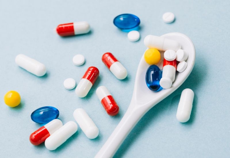 Thuốc giảm cân là một nhóm các sản phẩm được thiết kế để hỗ trợ giảm cân thông qua nhiều cơ chế khác nhau.