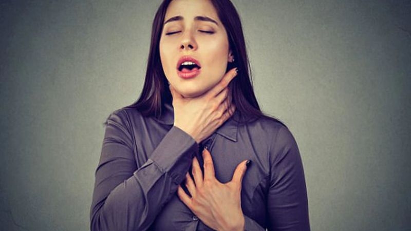 Triệu chứng nghẹn cổ khó nuốt biểu hiện thế nào?