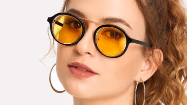 Tròng kính đổi màu vàng: Ưu điểm và cách chọn