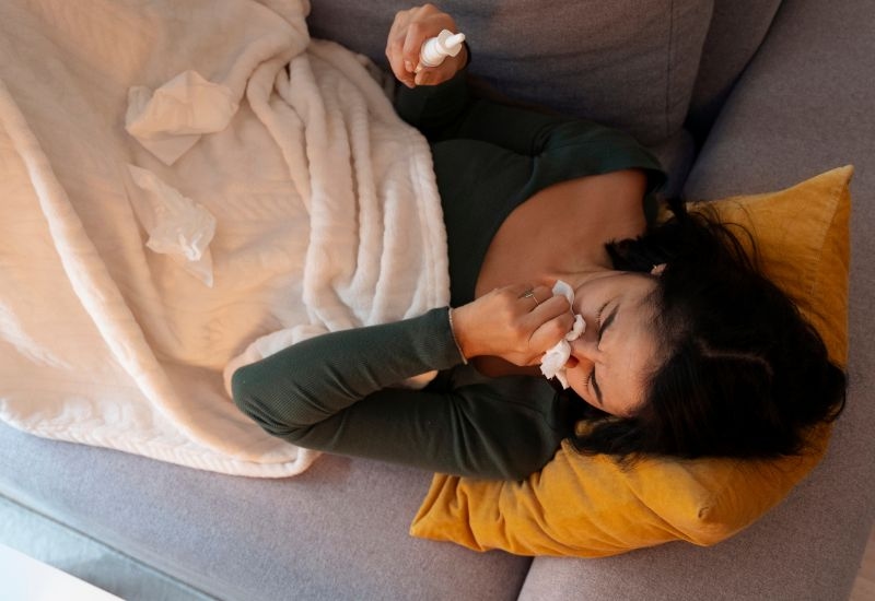 Cần lưu ý gì trước khi tiêm vắc-xin? Lưu ý đầu tiên là đánh giá tình trạng sức khỏe.