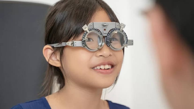 Giá tiền mắt kính cận – Những điều bạn cần biết