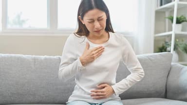 Vì sao trào ngược dạ dày gây tức ngực khó thở