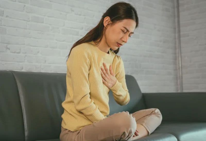 Triệu chứng và mức độ nguy hiểm của trào ngược dạ dày gây tức ngực khó thở