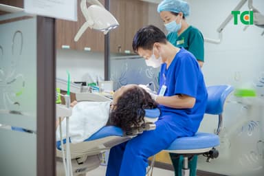 Trồng răng sứ implant: Giải pháp hoàn hảo cho người mất răng