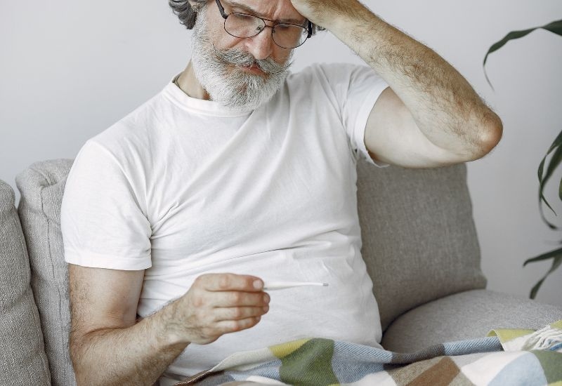 Vắc-xin viêm phổi do phế cầu khuẩn là một trong những vắc-xin cho người lớn tuổi quan trọng.