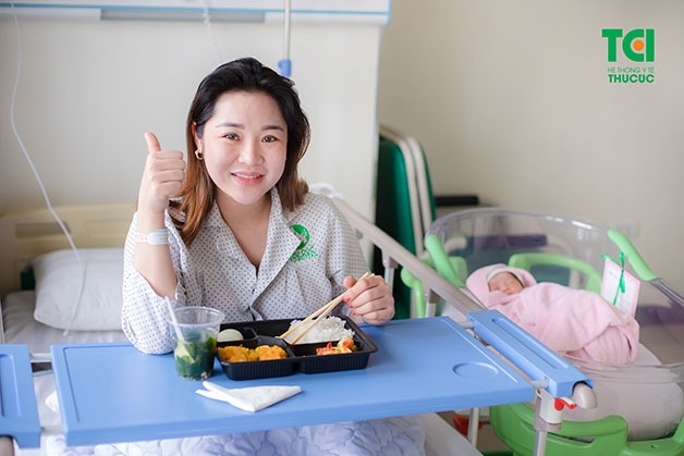 Sau đẻ mổ, các mẹ cần có chế độ dinh dưỡng phù hợp để sức khỏe sớm ổn định trở lại